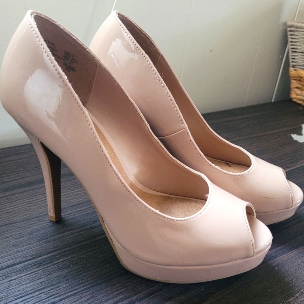 Brash nude stilleto pumps, size 7